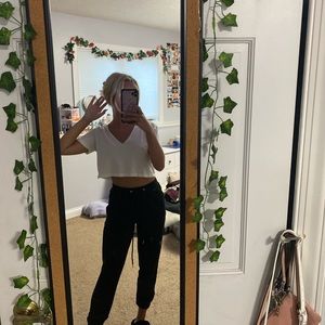 urban outfitters cropped v neck top